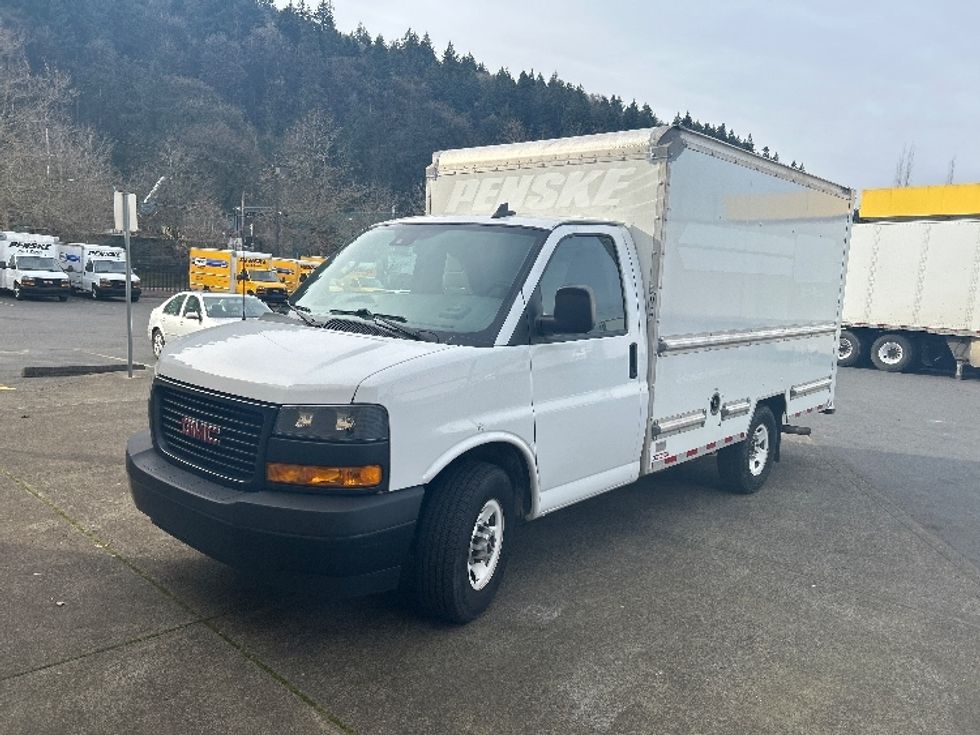 Light Duty Box Truck-Light and Medium Duty Trucks-GMC-2021-Savana G33503-Portland-OR-115,066\n\t\tmiles-$ 28,500 - Image 3