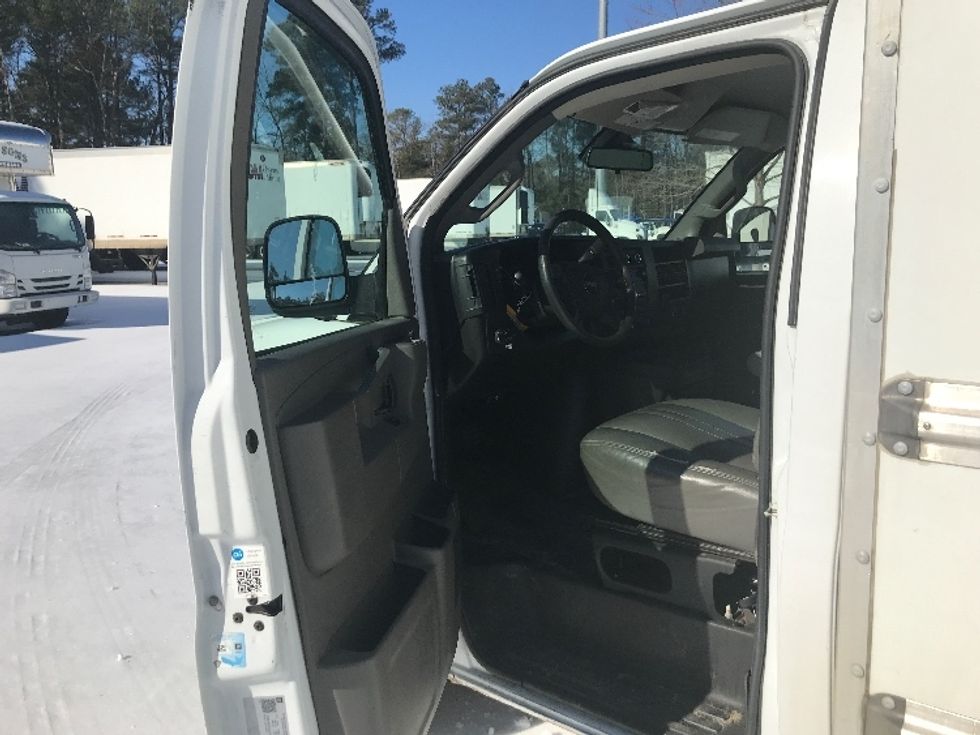 Light Duty Box Truck-Light and Medium Duty Trucks-GMC-2021-Savana G33503-Prince George-VA-102,800\n\t\tmiles-$ 30,250 - Image 12