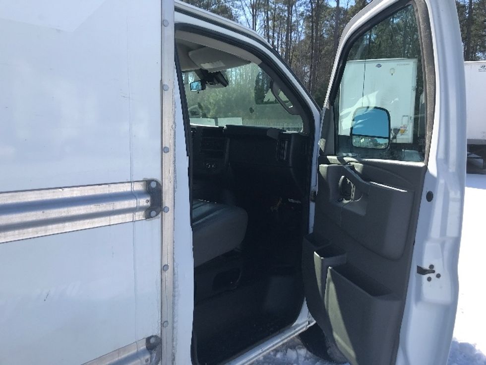 Light Duty Box Truck-Light and Medium Duty Trucks-GMC-2021-Savana G33503-Prince George-VA-102,800\n\t\tmiles-$ 30,250 - Image 16