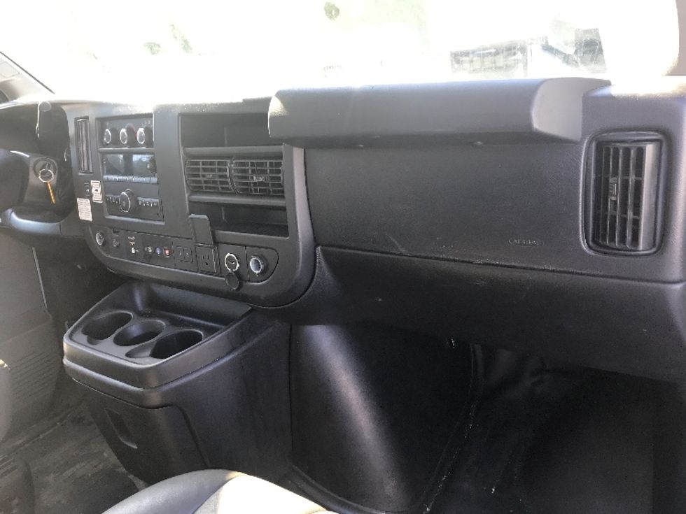 Light Duty Box Truck-Light and Medium Duty Trucks-GMC-2021-Savana G33503-Prince George-VA-102,800\n\t\tmiles-$ 30,250 - Image 17