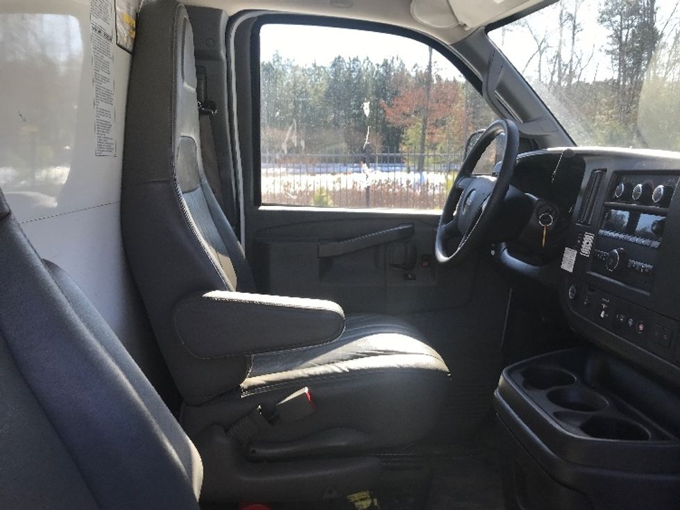 Light Duty Box Truck-Light and Medium Duty Trucks-GMC-2021-Savana G33503-Prince George-VA-102,800\n\t\tmiles-$ 30,250 - Image 18