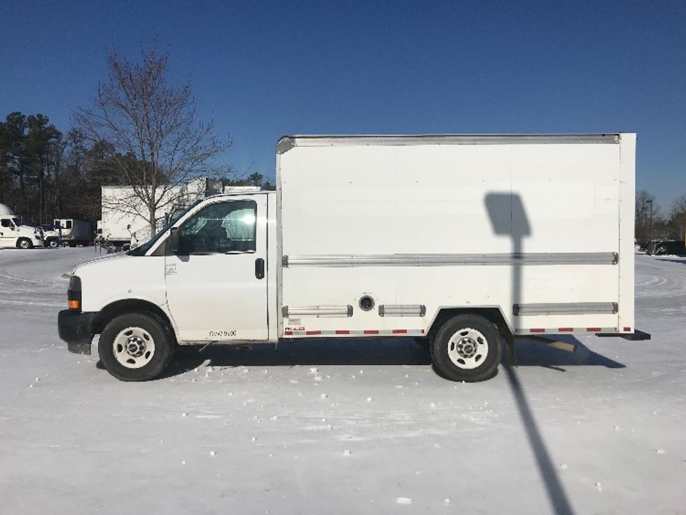 Light Duty Box Truck-Light and Medium Duty Trucks-GMC-2021-Savana G33503-Prince George-VA-102,800\n\t\tmiles-$ 30,250 - Image 4