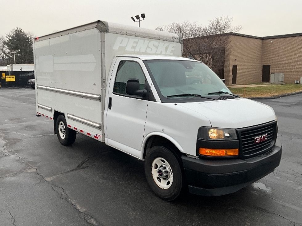 Light Duty Box Truck-Light and Medium Duty Trucks-GMC-2021-Savana G33503-Reading-PA-90,953\n\t\tmiles-$ 29,000 - Image 1