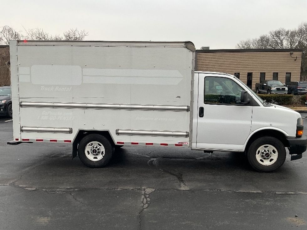 Light Duty Box Truck-Light and Medium Duty Trucks-GMC-2021-Savana G33503-Reading-PA-90,953\n\t\tmiles-$ 29,000 - Image 14
