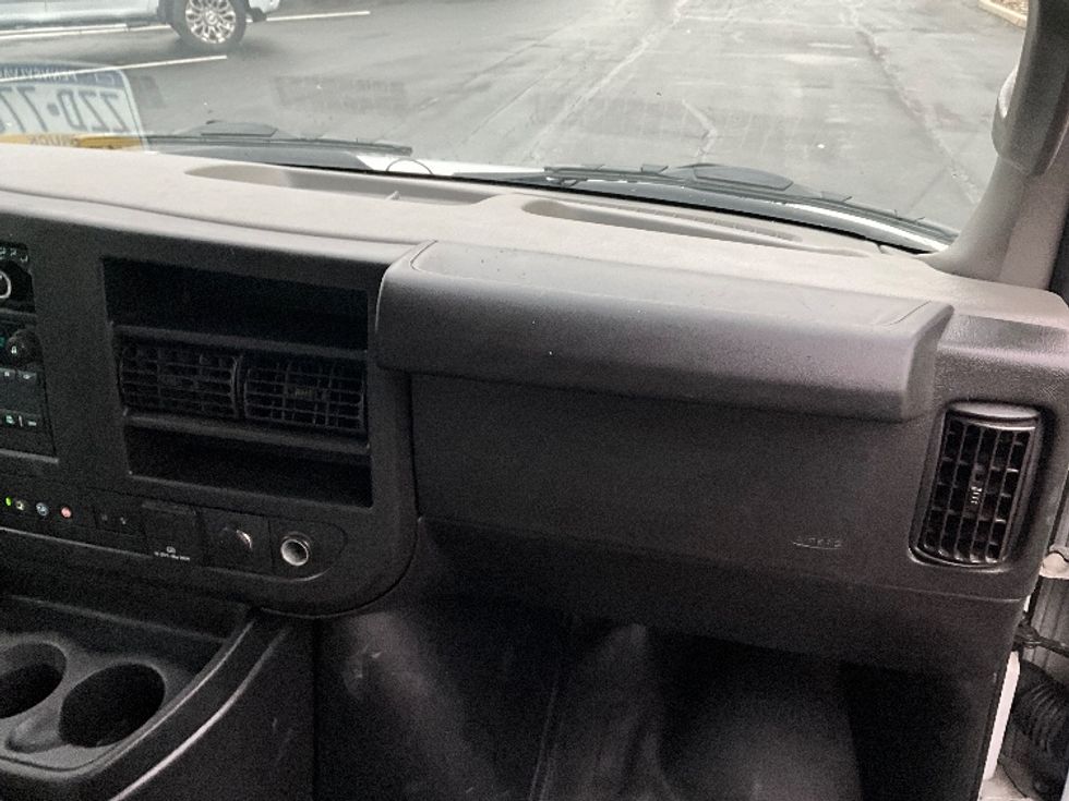 Light Duty Box Truck-Light and Medium Duty Trucks-GMC-2021-Savana G33503-Reading-PA-90,953\n\t\tmiles-$ 29,000 - Image 20