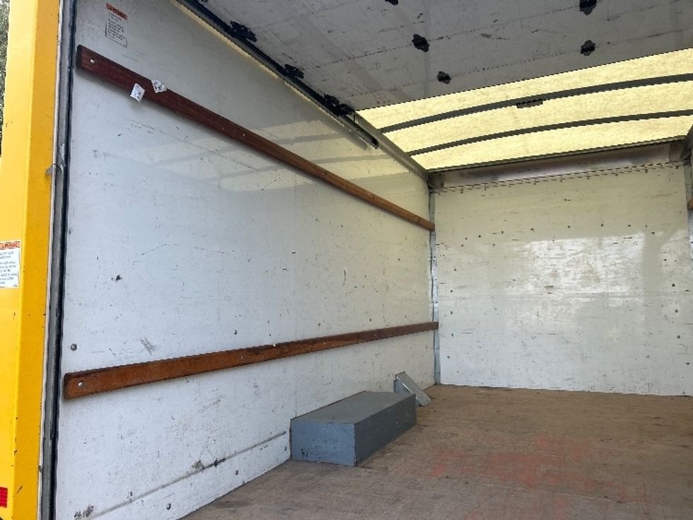 Light Duty Box Truck-Light and Medium Duty Trucks-GMC-2021-Savana G33503-Sacramento-CA-123,593\n\t\tmiles-$ 24,750 - Image 11