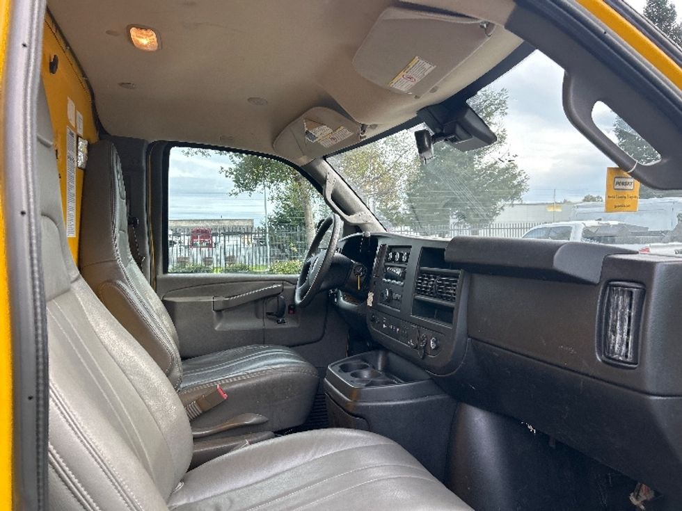 Light Duty Box Truck-Light and Medium Duty Trucks-GMC-2021-Savana G33503-Sacramento-CA-123,593\n\t\tmiles-$ 24,750 - Image 20