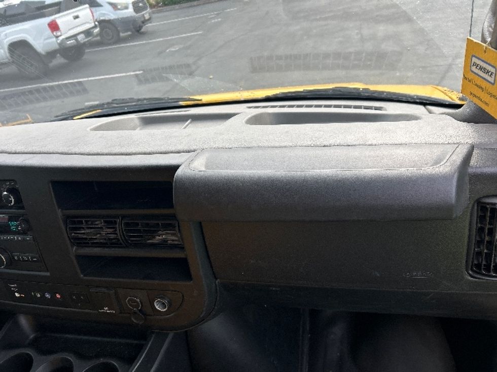 Light Duty Box Truck-Light and Medium Duty Trucks-GMC-2021-Savana G33503-Sacramento-CA-123,593\n\t\tmiles-$ 24,750 - Image 21