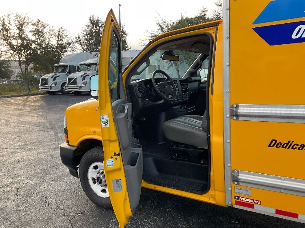 Light Duty Box Truck-Light and Medium Duty Trucks-GMC-2021-Savana G33503-Saint Petersburg-FL-110,558\n\t\tmiles-$ 26,250 - Image 16