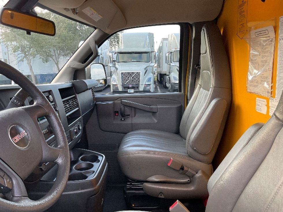 Light Duty Box Truck-Light and Medium Duty Trucks-GMC-2021-Savana G33503-Saint Petersburg-FL-110,558\n\t\tmiles-$ 26,250 - Image 19