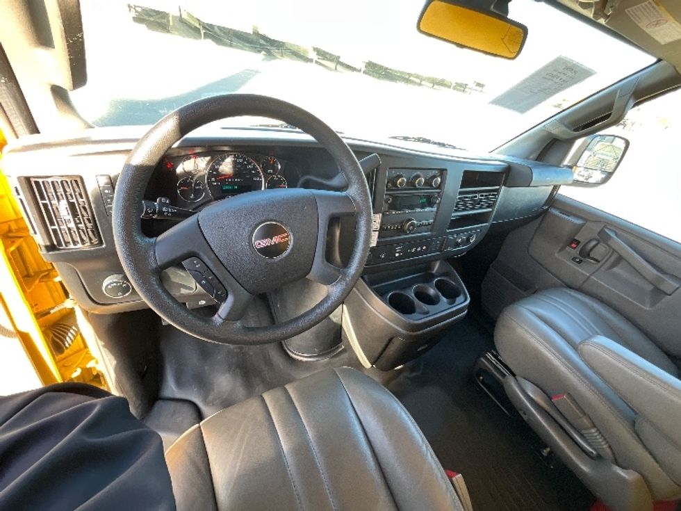 Light Duty Box Truck-Light and Medium Duty Trucks-GMC-2021-Savana G33503-Salt Lake City-UT-114,511\n\t\tmiles-$ 25,250 - Image 17