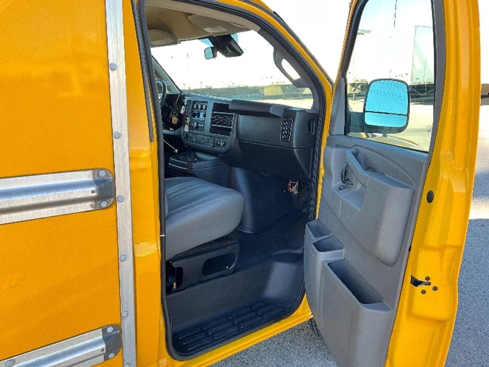 Light Duty Box Truck-Light and Medium Duty Trucks-GMC-2021-Savana G33503-Salt Lake City-UT-114,511\n\t\tmiles-$ 25,250 - Image 20