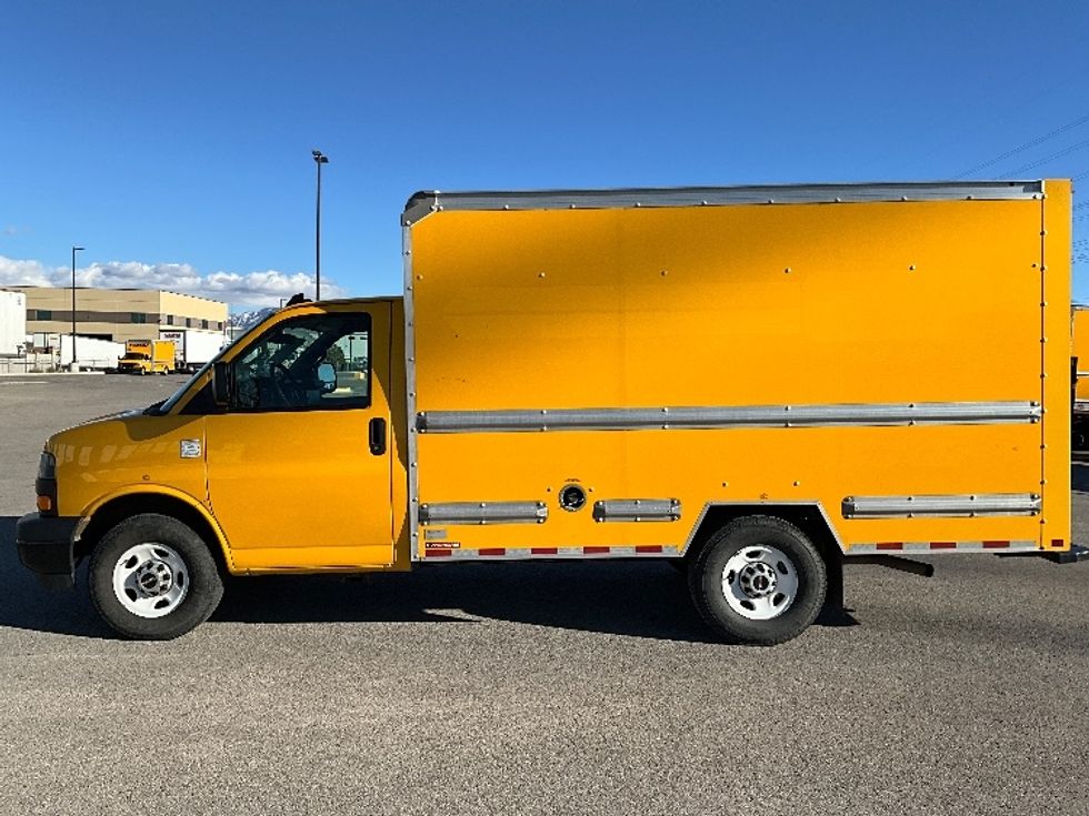 Light Duty Box Truck-Light and Medium Duty Trucks-GMC-2021-Savana G33503-Salt Lake City-UT-114,511\n\t\tmiles-$ 25,250 - Image 4