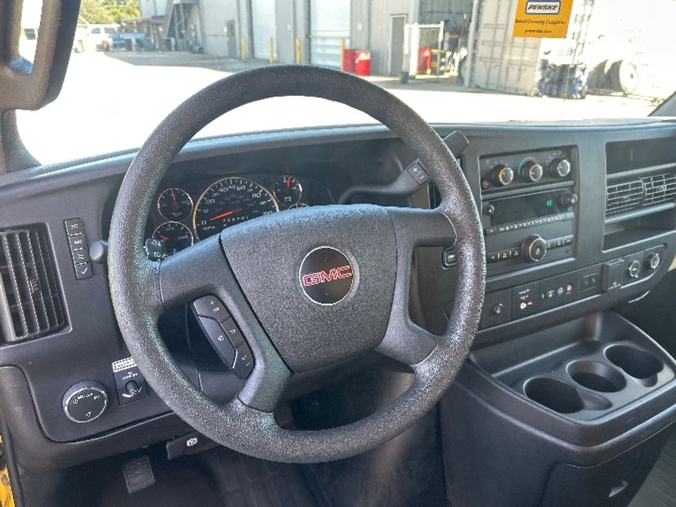 Light Duty Box Truck-Light and Medium Duty Trucks-GMC-2021-Savana G33503-San Antonio-TX-110,003\n\t\tmiles-$ 25,250 - Image 16