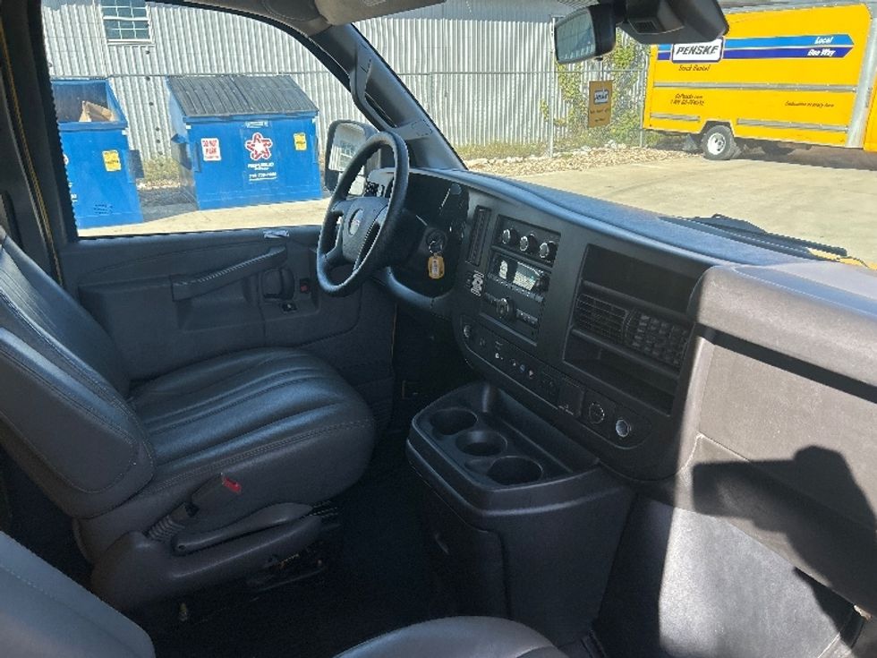 Light Duty Box Truck-Light and Medium Duty Trucks-GMC-2021-Savana G33503-San Antonio-TX-110,003\n\t\tmiles-$ 25,250 - Image 21