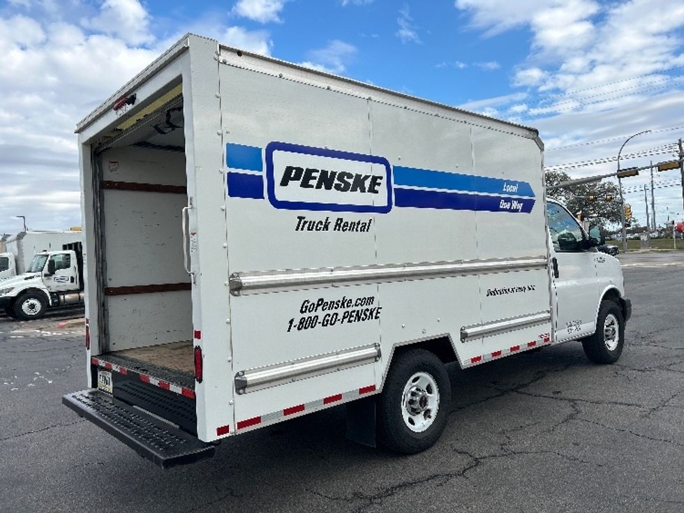 Light Duty Box Truck-Light and Medium Duty Trucks-GMC-2021-Savana G33503-San Antonio-TX-111,941\n\t\tmiles-$ 27,500 - Image 12