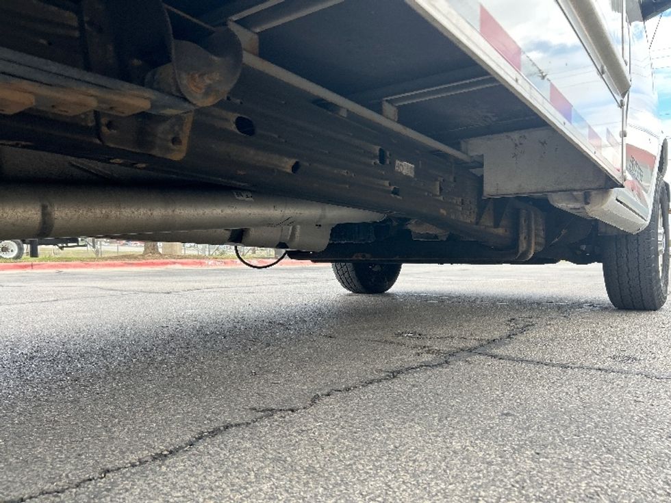 Light Duty Box Truck-Light and Medium Duty Trucks-GMC-2021-Savana G33503-San Antonio-TX-111,941\n\t\tmiles-$ 27,500 - Image 13