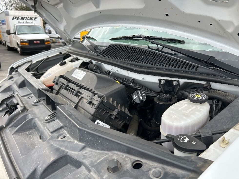 Light Duty Box Truck-Light and Medium Duty Trucks-GMC-2021-Savana G33503-San Antonio-TX-111,941\n\t\tmiles-$ 27,500 - Image 23