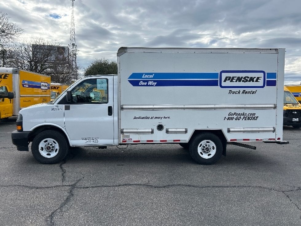 Light Duty Box Truck-Light and Medium Duty Trucks-GMC-2021-Savana G33503-San Antonio-TX-111,941\n\t\tmiles-$ 27,500 - Image 4