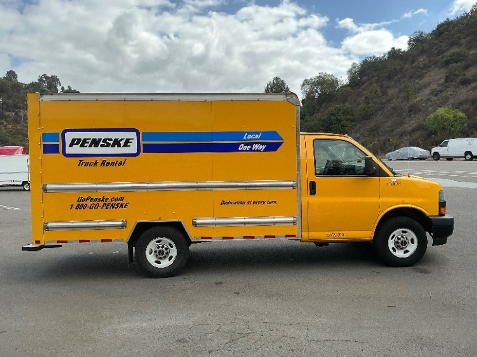 Light Duty Box Truck-Light and Medium Duty Trucks-GMC-2021-Savana G33503-San Diego-CA-115,291\n\t\tmiles-$ 24,750 - Image 15