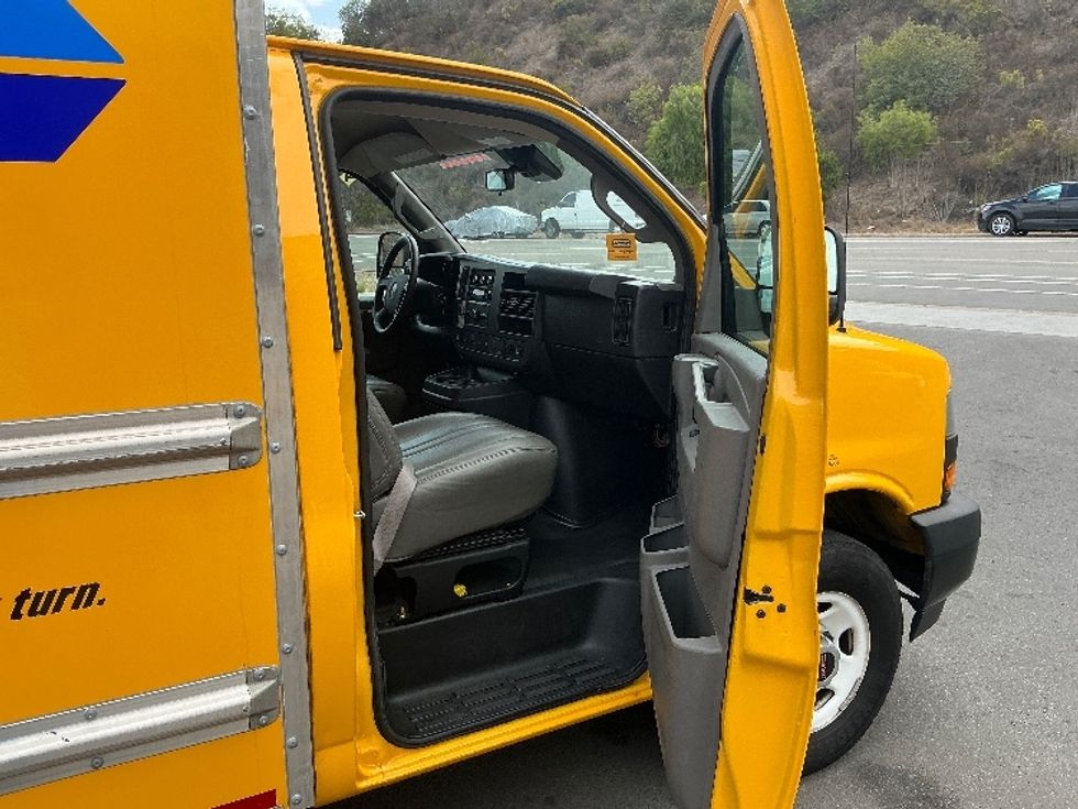 Light Duty Box Truck-Light and Medium Duty Trucks-GMC-2021-Savana G33503-San Diego-CA-115,291\n\t\tmiles-$ 24,750 - Image 20