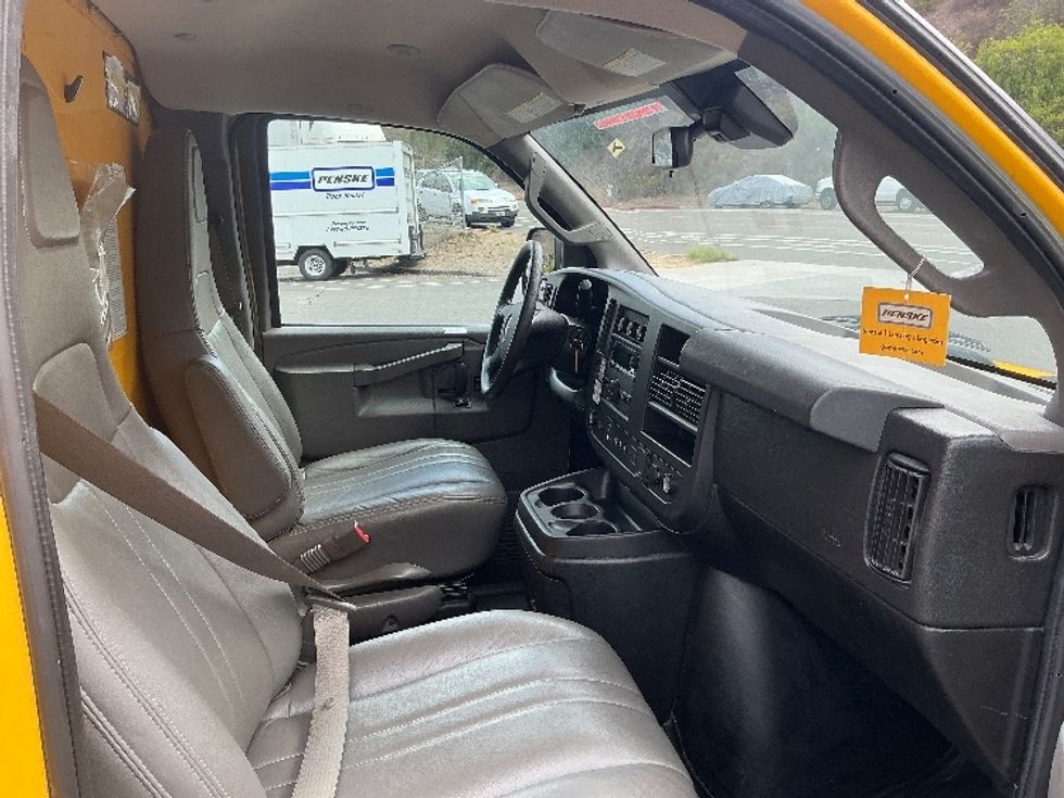 Light Duty Box Truck-Light and Medium Duty Trucks-GMC-2021-Savana G33503-San Diego-CA-115,291\n\t\tmiles-$ 24,750 - Image 22