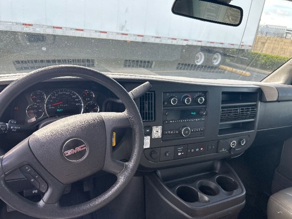 Light Duty Box Truck-Light and Medium Duty Trucks-GMC-2021-Savana G33503-Santa Ana-CA-56,348\n\t\tmiles-$ 33,000 - Image 18
