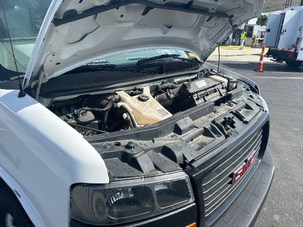 Light Duty Box Truck-Light and Medium Duty Trucks-GMC-2021-Savana G33503-Santa Ana-CA-56,348\n\t\tmiles-$ 33,000 - Image 24