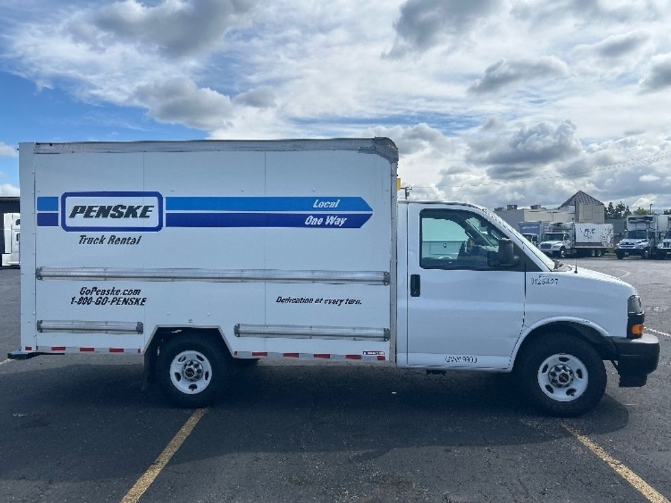 Light Duty Box Truck-Light and Medium Duty Trucks-GMC-2021-Savana G33503-Santa Ana-CA-56,348\n\t\tmiles-$ 33,000 - Image 4