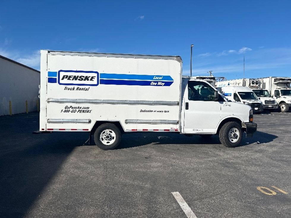 Light Duty Box Truck-Light and Medium Duty Trucks-GMC-2021-Savana G33503-Santa Maria-CA-117,946\n\t\tmiles-$ 28,000 - Image 15