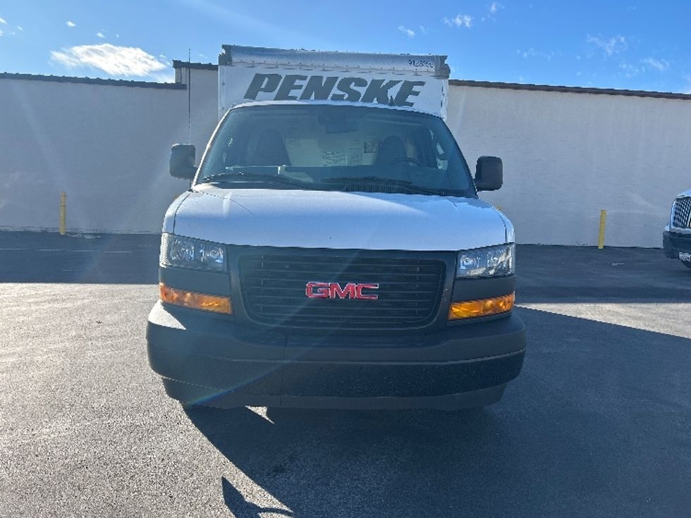 Light Duty Box Truck-Light and Medium Duty Trucks-GMC-2021-Savana G33503-Santa Maria-CA-117,946\n\t\tmiles-$ 28,000 - Image 2