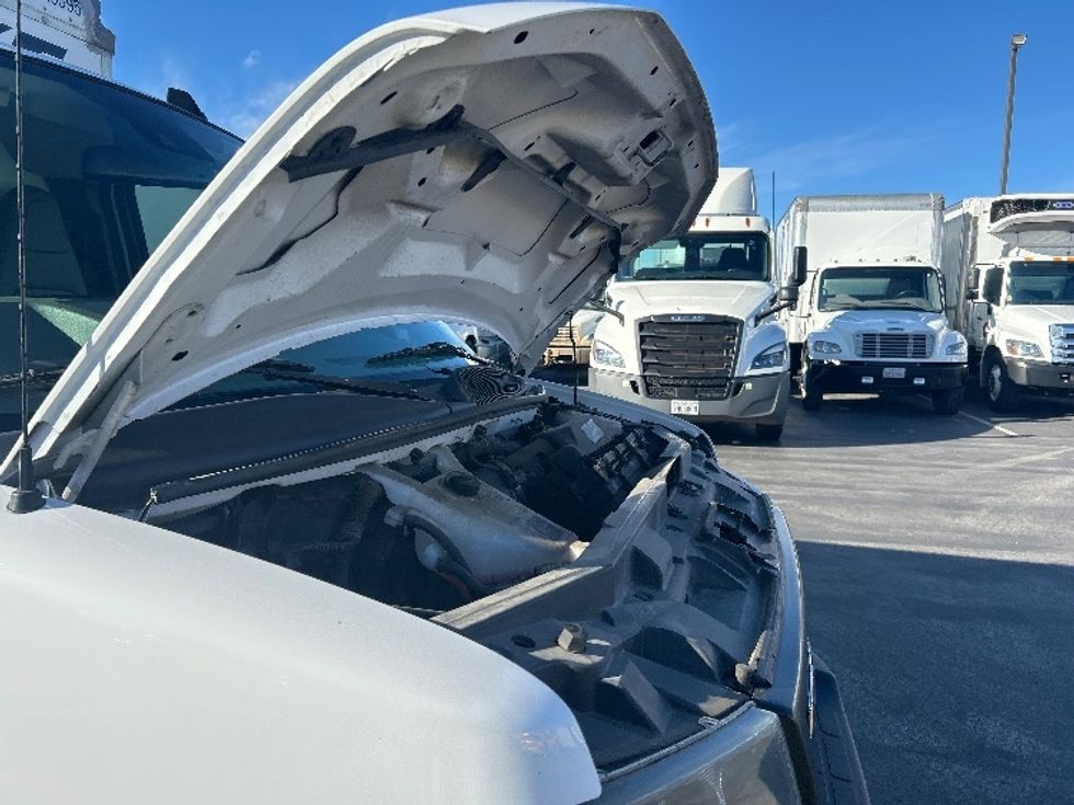 Light Duty Box Truck-Light and Medium Duty Trucks-GMC-2021-Savana G33503-Santa Maria-CA-117,946\n\t\tmiles-$ 28,000 - Image 23