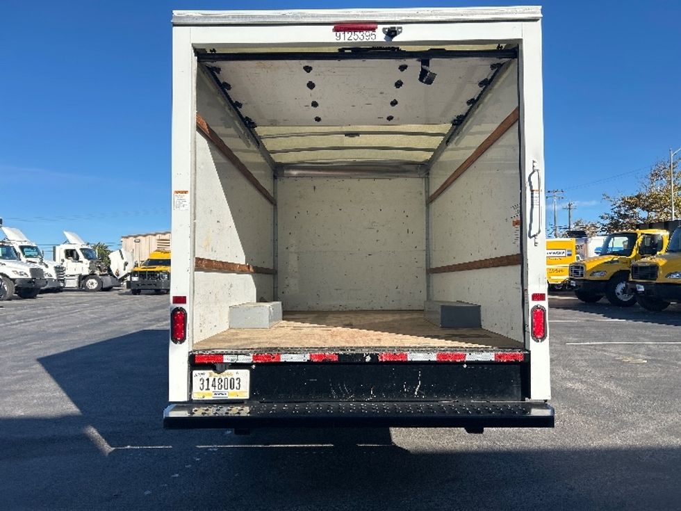 Light Duty Box Truck-Light and Medium Duty Trucks-GMC-2021-Savana G33503-Santa Maria-CA-117,946\n\t\tmiles-$ 28,000 - Image 8