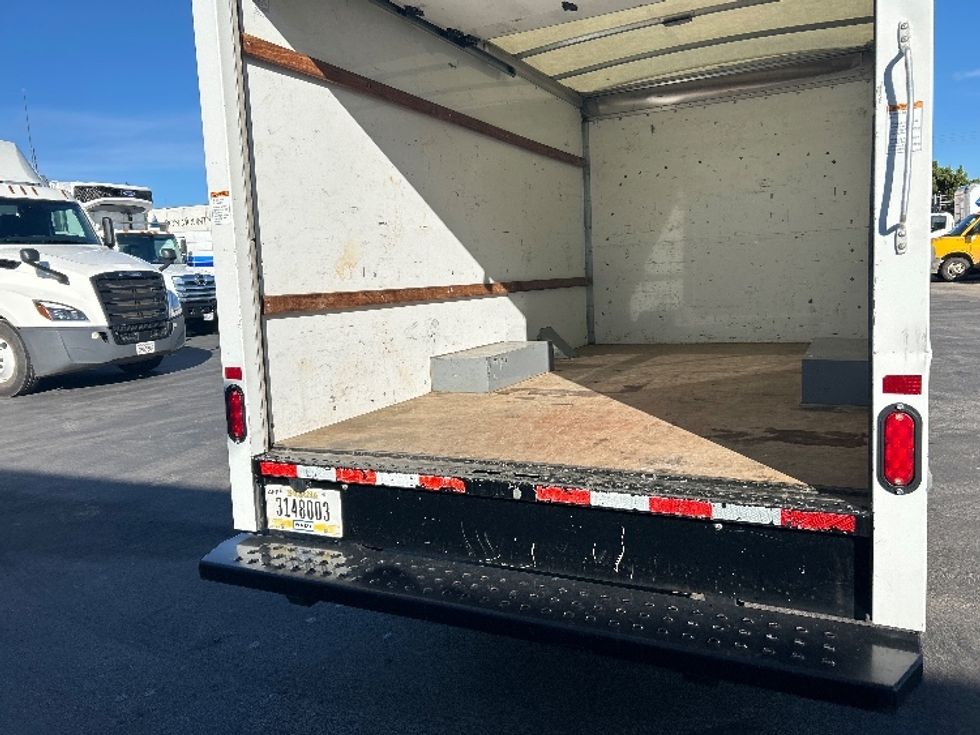 Light Duty Box Truck-Light and Medium Duty Trucks-GMC-2021-Savana G33503-Santa Maria-CA-117,946\n\t\tmiles-$ 28,000 - Image 9