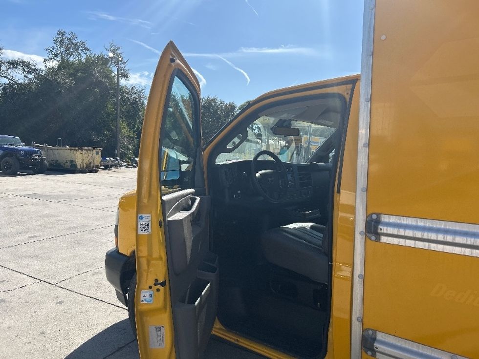 Light Duty Box Truck-Light and Medium Duty Trucks-GMC-2021-Savana G33503-Sarasota-FL-110,919\n\t\tmiles-$ 26,250 - Image 16