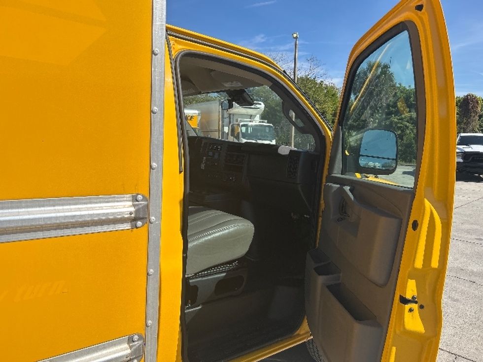 Light Duty Box Truck-Light and Medium Duty Trucks-GMC-2021-Savana G33503-Sarasota-FL-110,919\n\t\tmiles-$ 26,250 - Image 20