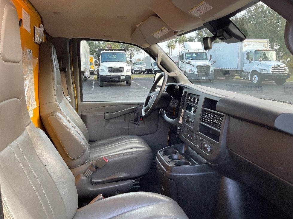 Light Duty Box Truck-Light and Medium Duty Trucks-GMC-2021-Savana G33503-Sarasota-FL-110,919\n\t\tmiles-$ 26,250 - Image 22