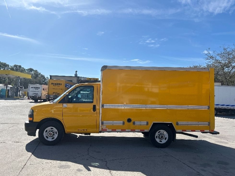 Light Duty Box Truck-Light and Medium Duty Trucks-GMC-2021-Savana G33503-Sarasota-FL-110,919\n\t\tmiles-$ 26,250 - Image 4
