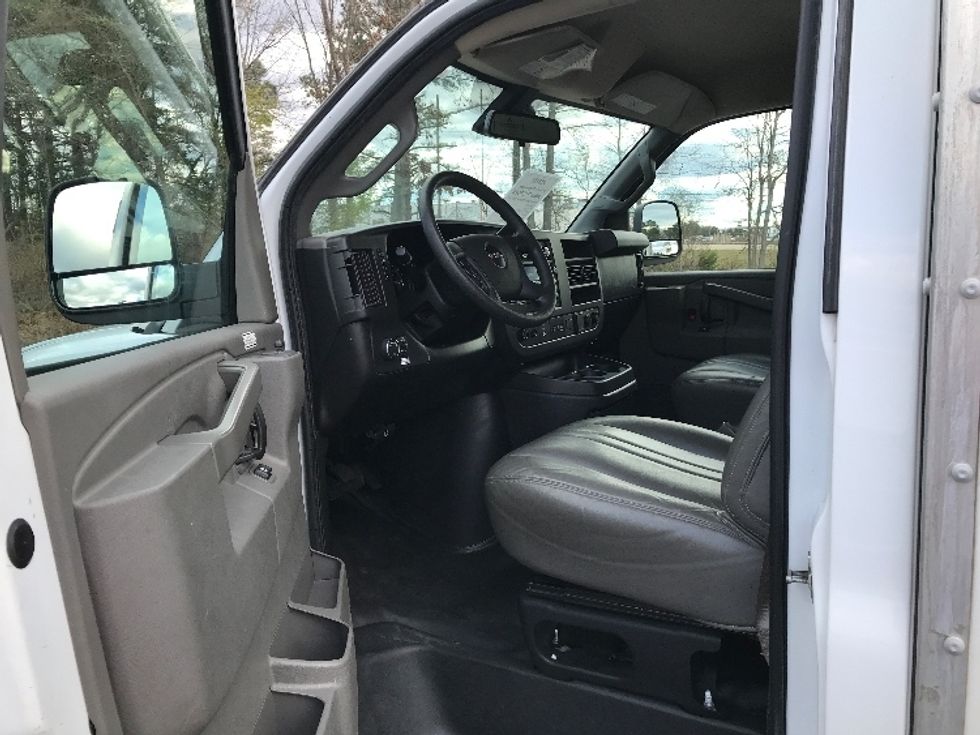 Light Duty Box Truck-Light and Medium Duty Trucks-GMC-2021-Savana G33503-Shreveport-LA-101,244\n\t\tmiles-$ 28,750 - Image 15
