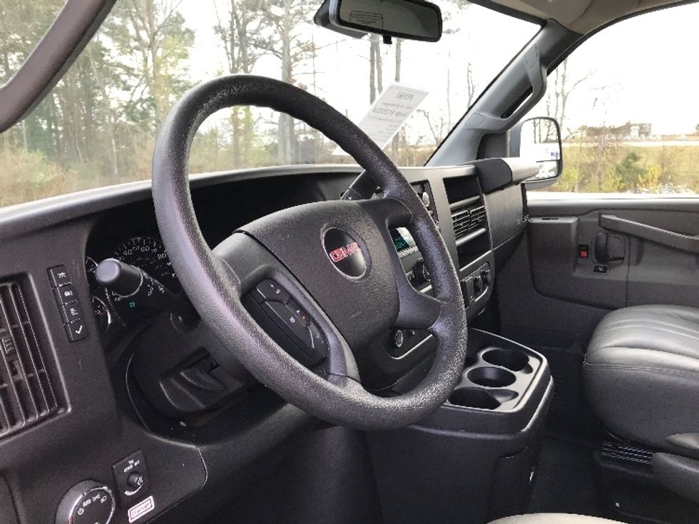 Light Duty Box Truck-Light and Medium Duty Trucks-GMC-2021-Savana G33503-Shreveport-LA-101,244\n\t\tmiles-$ 28,750 - Image 16