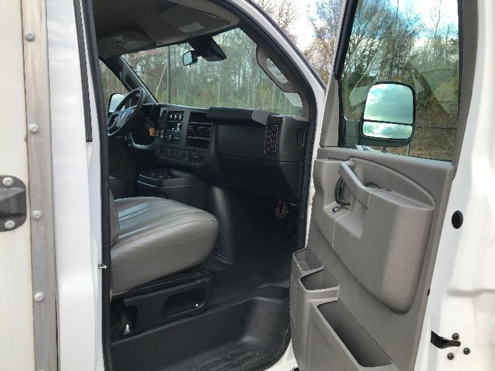 Light Duty Box Truck-Light and Medium Duty Trucks-GMC-2021-Savana G33503-Shreveport-LA-101,244\n\t\tmiles-$ 28,750 - Image 19