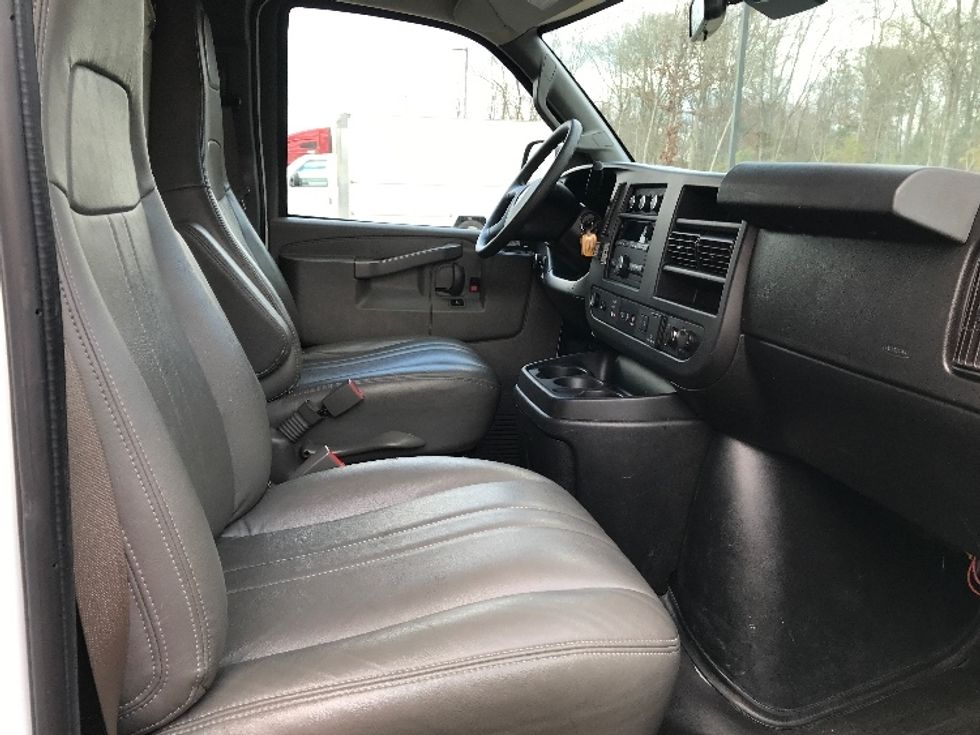 Light Duty Box Truck-Light and Medium Duty Trucks-GMC-2021-Savana G33503-Shreveport-LA-101,244\n\t\tmiles-$ 28,750 - Image 21