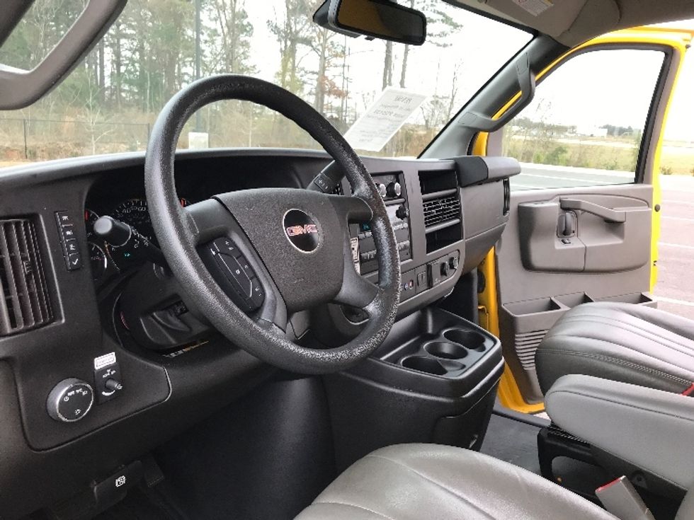 Light Duty Box Truck-Light and Medium Duty Trucks-GMC-2021-Savana G33503-Shreveport-LA-105,533\n\t\tmiles-$ 25,750 - Image 16