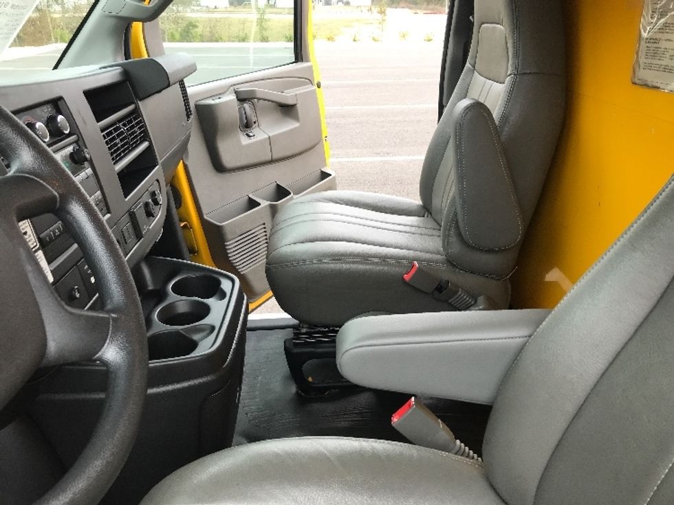 Light Duty Box Truck-Light and Medium Duty Trucks-GMC-2021-Savana G33503-Shreveport-LA-105,533\n\t\tmiles-$ 25,750 - Image 18