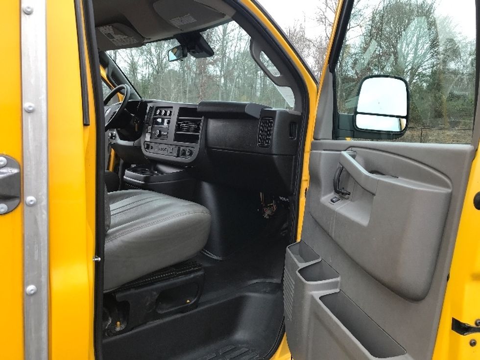 Light Duty Box Truck-Light and Medium Duty Trucks-GMC-2021-Savana G33503-Shreveport-LA-105,533\n\t\tmiles-$ 25,750 - Image 19
