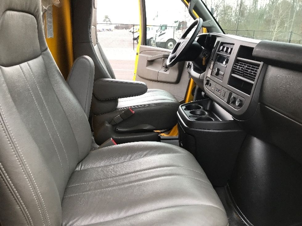 Light Duty Box Truck-Light and Medium Duty Trucks-GMC-2021-Savana G33503-Shreveport-LA-105,533\n\t\tmiles-$ 25,750 - Image 21