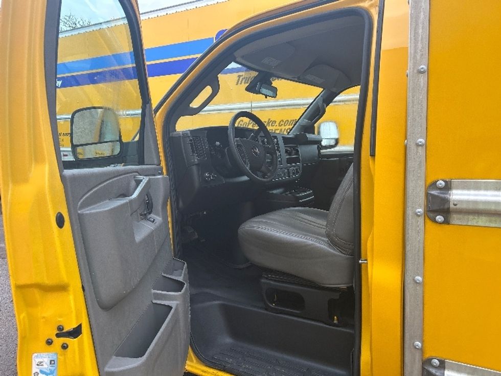 Light Duty Box Truck-Light and Medium Duty Trucks-GMC-2021-Savana G33503-Sioux Falls-SD-114,981\n\t\tmiles-$ 24,500 - Image 16