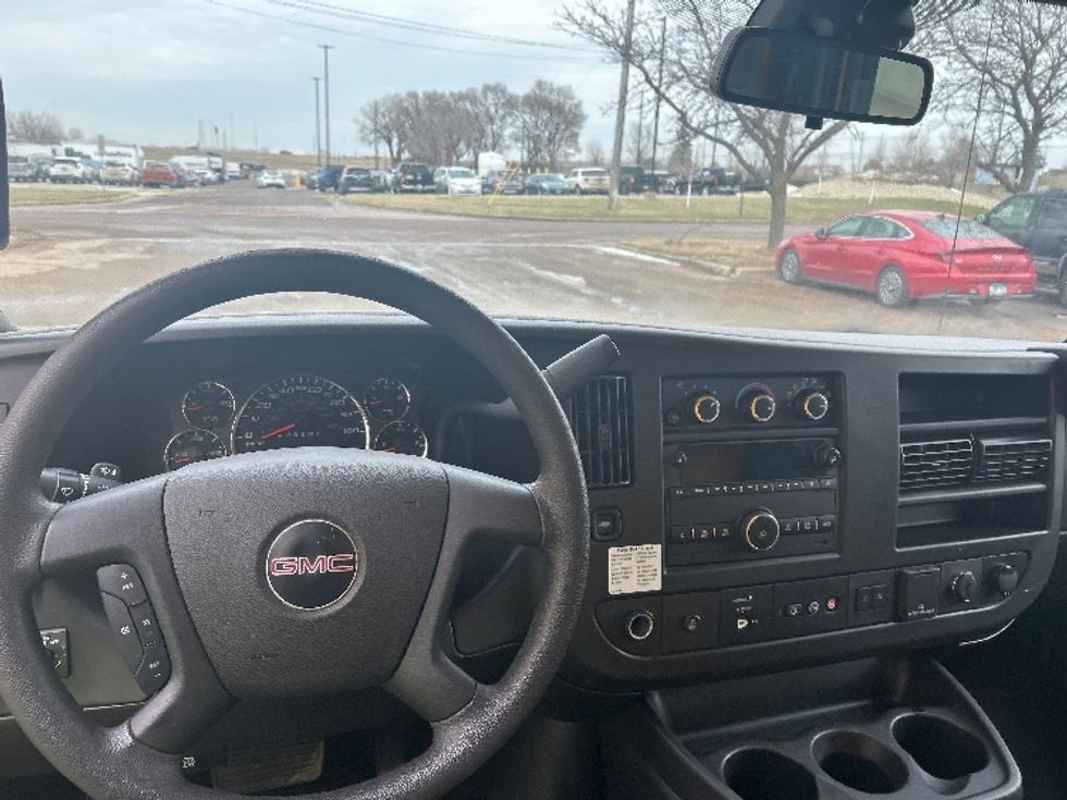 Light Duty Box Truck-Light and Medium Duty Trucks-GMC-2021-Savana G33503-Sioux Falls-SD-114,981\n\t\tmiles-$ 24,500 - Image 18