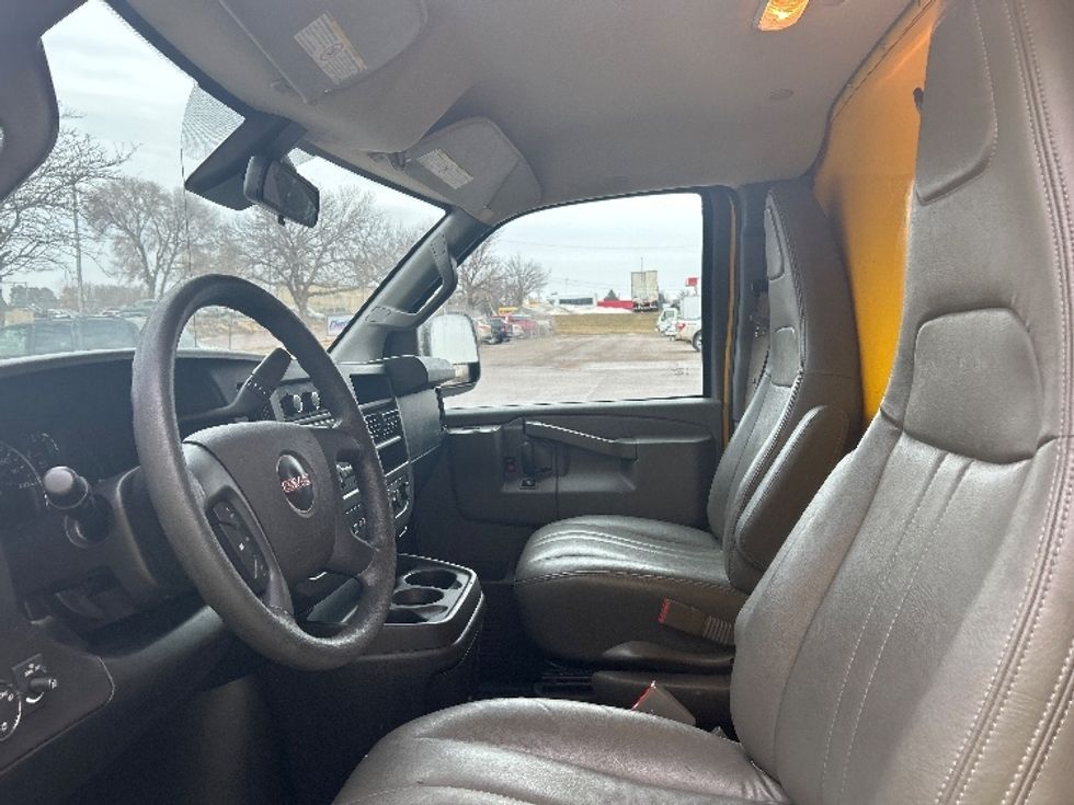 Light Duty Box Truck-Light and Medium Duty Trucks-GMC-2021-Savana G33503-Sioux Falls-SD-114,981\n\t\tmiles-$ 24,500 - Image 19