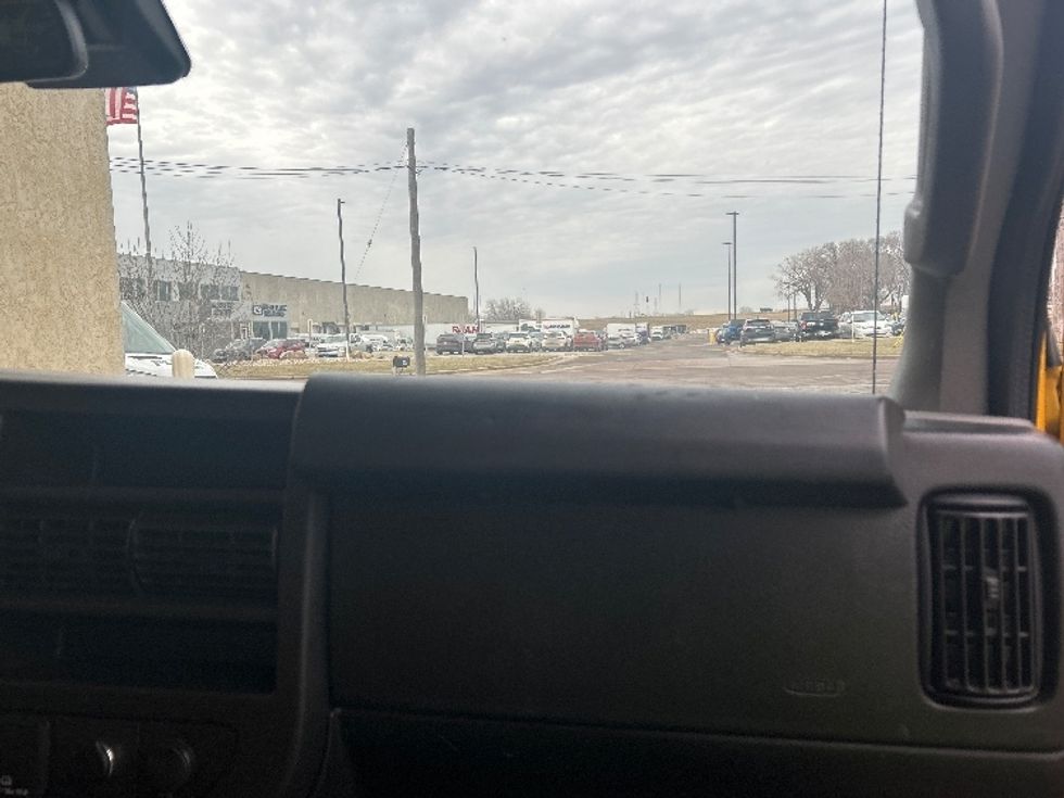 Light Duty Box Truck-Light and Medium Duty Trucks-GMC-2021-Savana G33503-Sioux Falls-SD-114,981\n\t\tmiles-$ 24,500 - Image 22